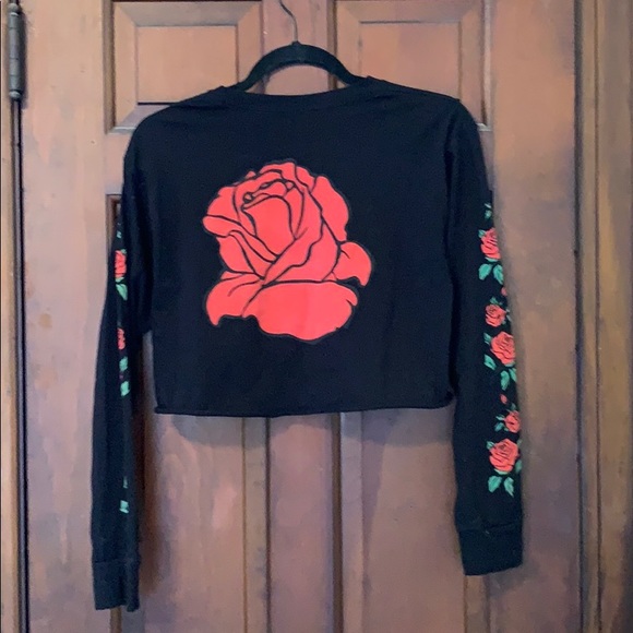 Cropped black rose top - Picture 2 of 4